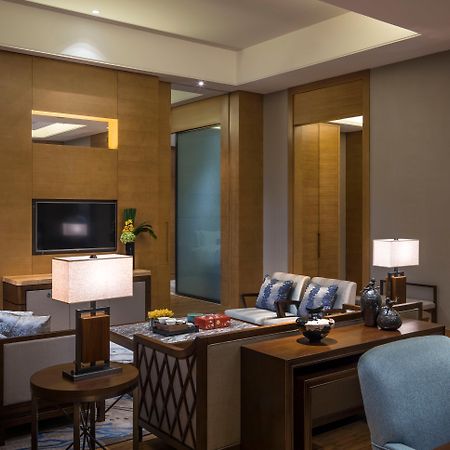 Hualuxe Yangjiang City Center Exterior foto