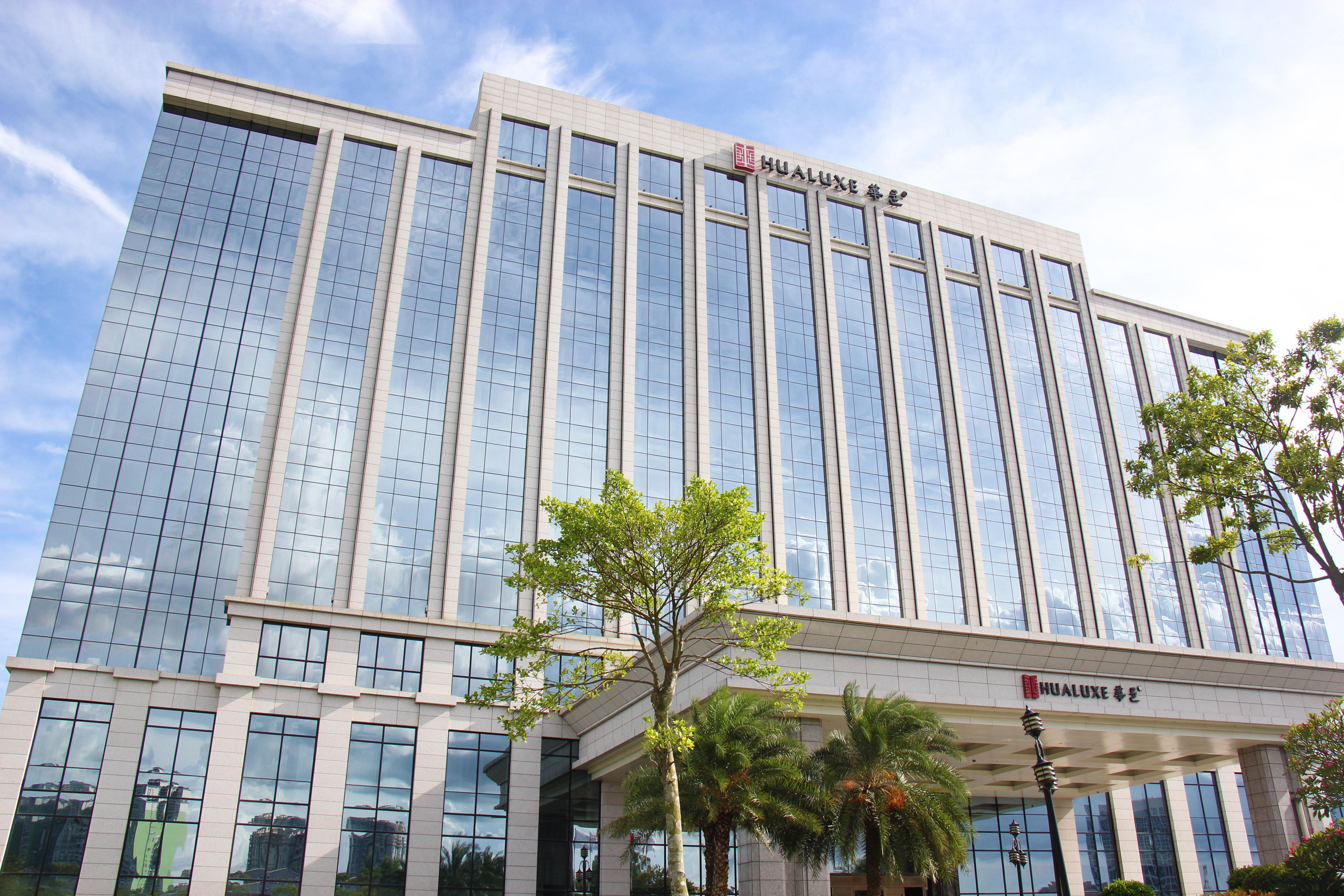 Hualuxe Yangjiang City Center Exterior foto