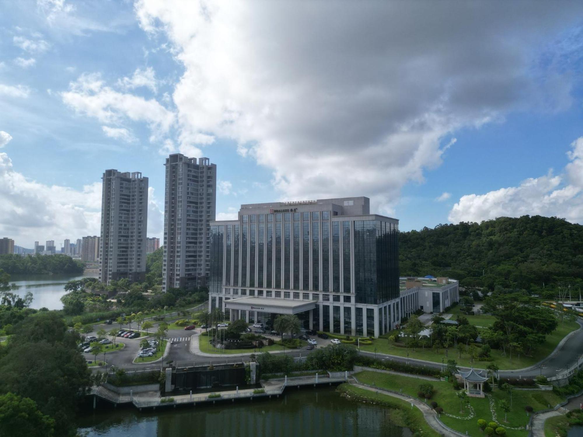 Hualuxe Yangjiang City Center Exterior foto