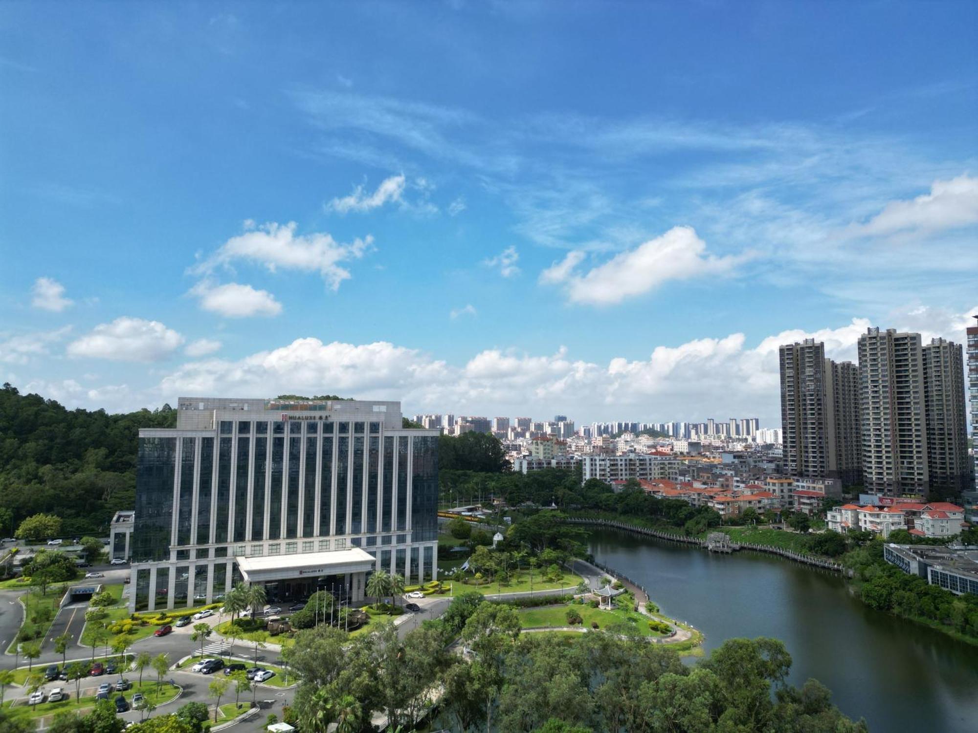 Hualuxe Yangjiang City Center Exterior foto