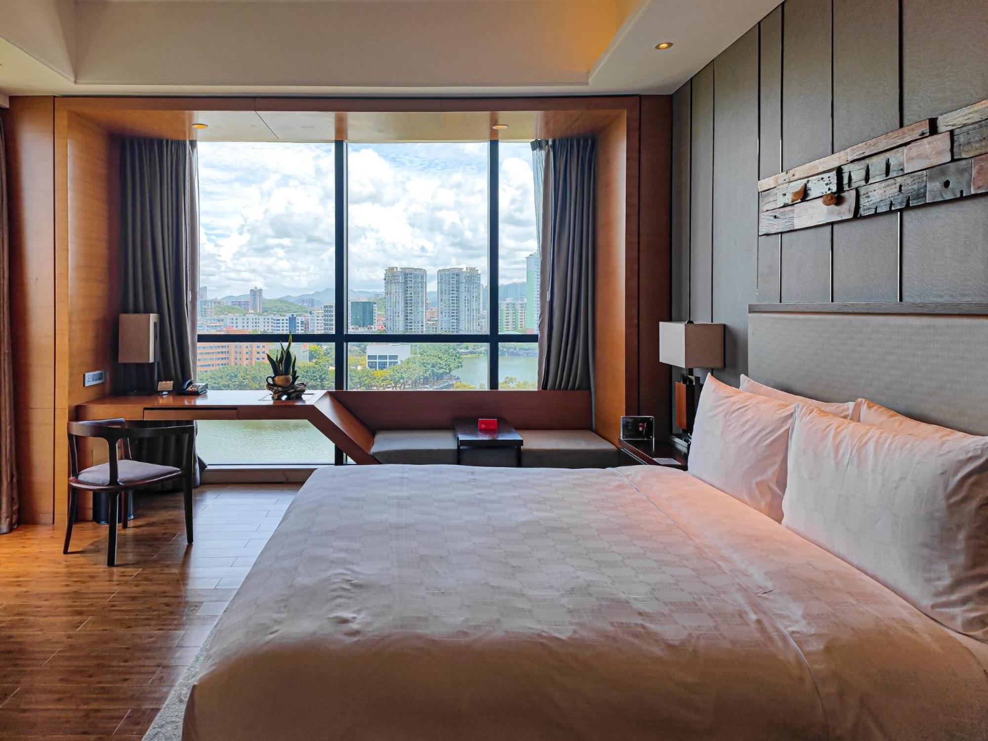 Hualuxe Yangjiang City Center Exterior foto